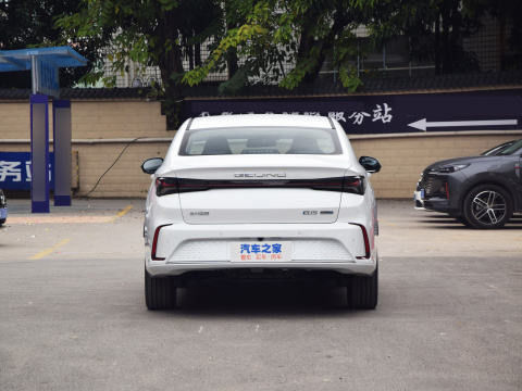 BEIJING EU5 Elektrische compacte auto met 4 deuren en 5 zitplaatsen
