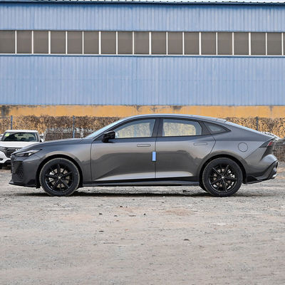 Changan UNI-V IDD Plug In Hybrid Sedan 5 zitplaatsen Kilometerrekening 1100KM