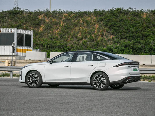 Geely Galaxy L6 Chinese Electric Sedan Plug In Hybrid Sedans 1370KM L2 Geassisteerd rijden
