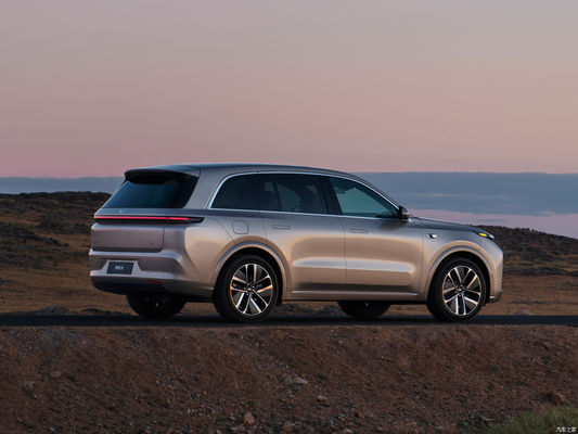 LI XIANG L8 Auto Large Luxury PHEV SUV 6 zitplaatsen Pure Electric Bereik 1315 kilometer