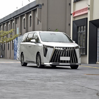 GAC M8 Chinese brandstof aangedreven auto 5 deuren 7 zitplaatsen MPV Motor 2.0T