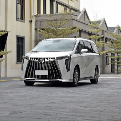 GAC M8 Chinese brandstof aangedreven auto 5 deuren 7 zitplaatsen MPV Motor 2.0T