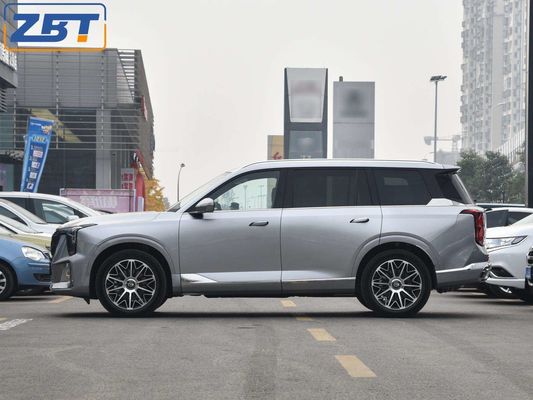 De 2023 GAC Trumpchi GS8 2.0T 7 Seat Large Luxury SUV is verkrijgbaar in twee- en vierwielaandrijving.