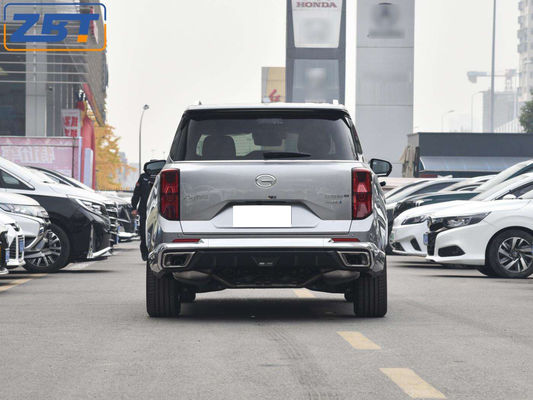 De 2023 GAC Trumpchi GS8 2.0T 7 Seat Large Luxury SUV is verkrijgbaar in twee- en vierwielaandrijving.