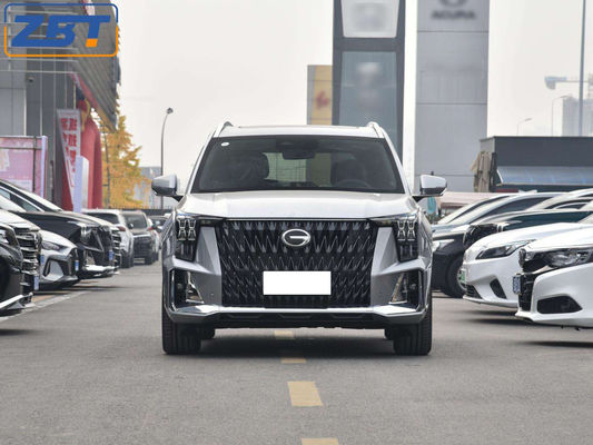 De 2023 GAC Trumpchi GS8 2.0T 7 Seat Large Luxury SUV is verkrijgbaar in twee- en vierwielaandrijving.