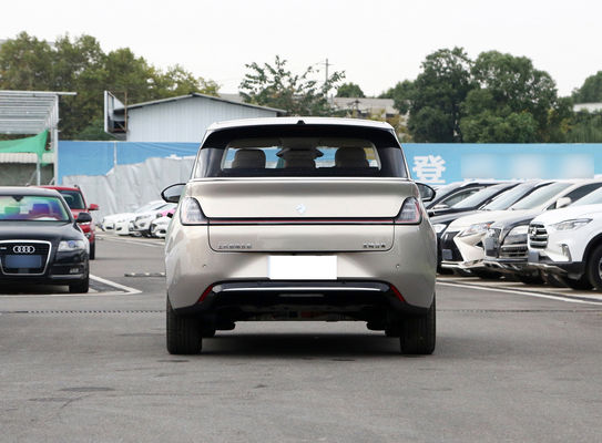 BaoJun Clouds Ev Een hatchback kleine elektrische sedan met een bereik van 360KM-460KM