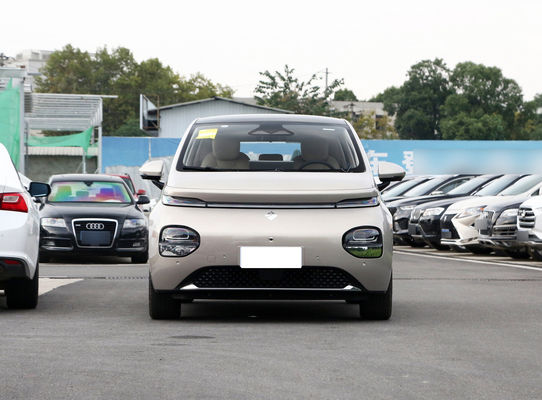 BaoJun Clouds Ev Een hatchback kleine elektrische sedan met een bereik van 360KM-460KM