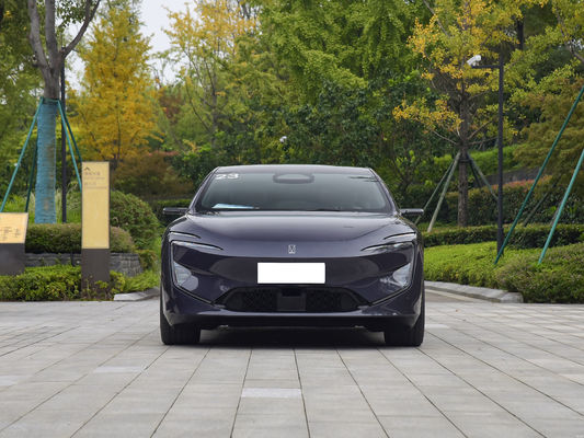 De 2025 AVATR 12 is een high-end elektrische sedan in China.