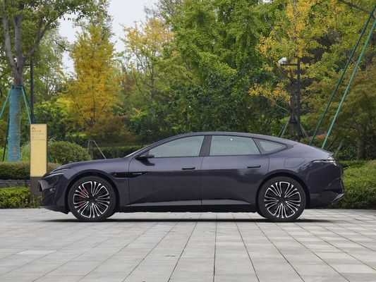 De 2025 AVATR 12 is een high-end elektrische sedan in China.