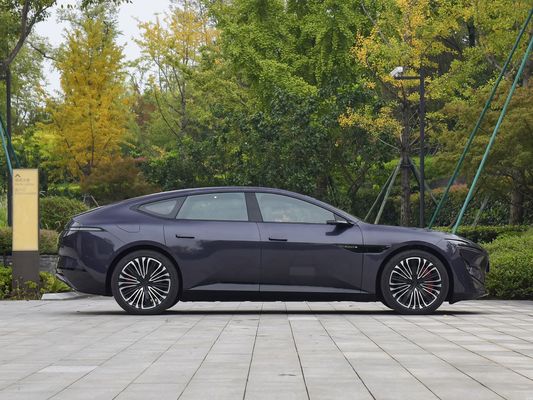 De 2025 AVATR 12 is een high-end elektrische sedan in China.
