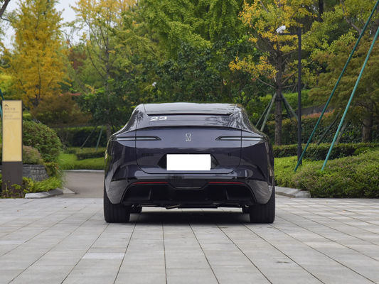 De 2025 AVATR 12 is een high-end elektrische sedan in China.