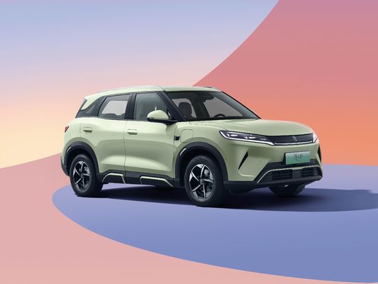 2025 BYD Yuan UP. heeft nieuwe slimme rijfuncties. zuiver elektrisch bereik van 301KM-401KM. beste prijs-kwaliteit verhouding.