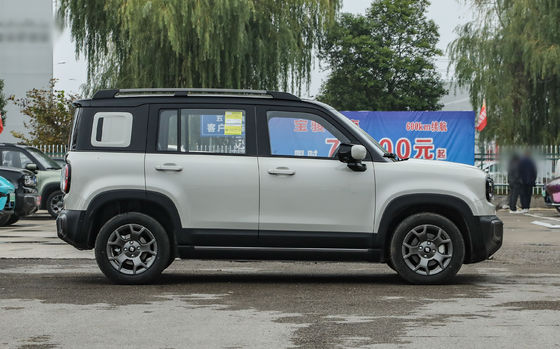 De Baojun Yueye Plus is een Chinese elektrische auto met een kenmerkend vakvormig ontwerp, met een CLTC-bereik van 401 km.een uitzonderlijke prijs-kwaliteitverhouding bieden