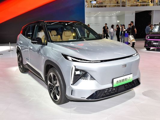 Geely Galaxy L7, aangedreven door 1.5L en 1.5T motoren, met een gecombineerd bereik van 1.370km en een puur elektrisch bereik van 115km. een kosteneffectieve plug-in hybride SUV.