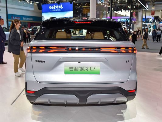 Geely Galaxy L7, aangedreven door 1.5L en 1.5T motoren, met een gecombineerd bereik van 1.370km en een puur elektrisch bereik van 115km. een kosteneffectieve plug-in hybride SUV.