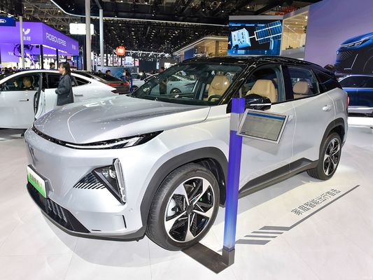 Geely Galaxy L7, aangedreven door 1.5L en 1.5T motoren, met een gecombineerd bereik van 1.370km en een puur elektrisch bereik van 115km. een kosteneffectieve plug-in hybride SUV.