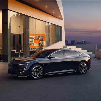 5-zits Chinese elektrische sedan met 0-60 Mph in 4 seconden en 120 Mph topsnelheid