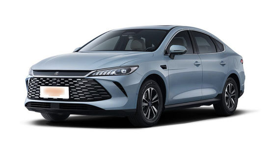 Eco-vriendelijk en innovatief ontwerp Chinese batterij-aangedreven auto's 1,5L 101 pk L4 plug-in hybride